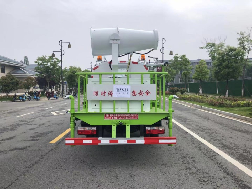 5噸東風(fēng)灑水車 5噸東風(fēng)灑水車